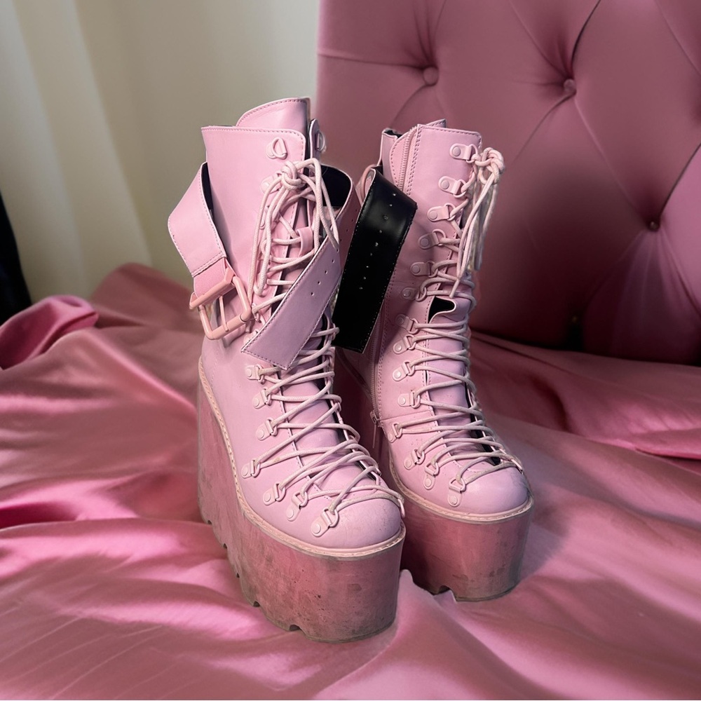 Size 8 pastel pink platform boots